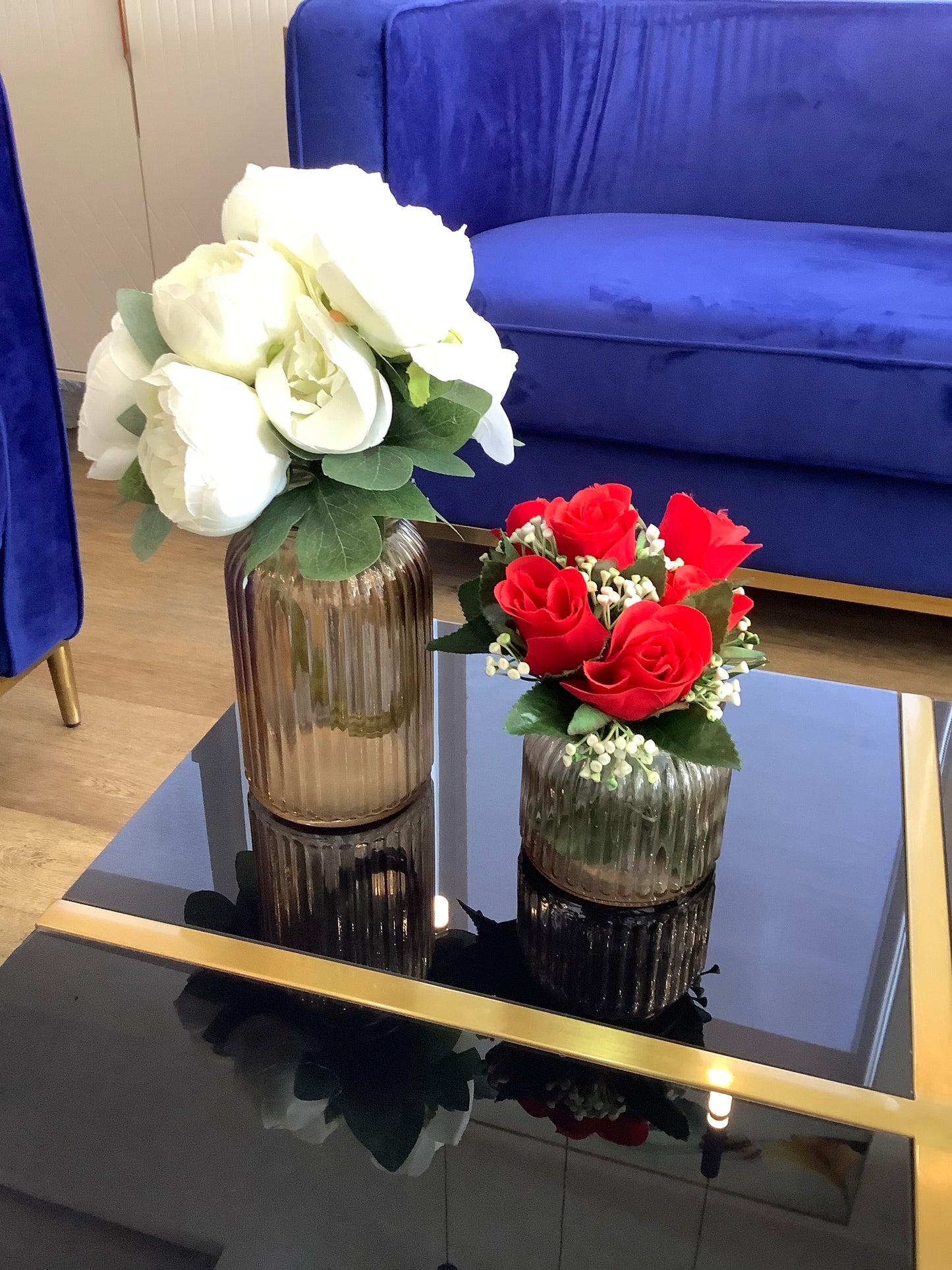 Vase and rose
