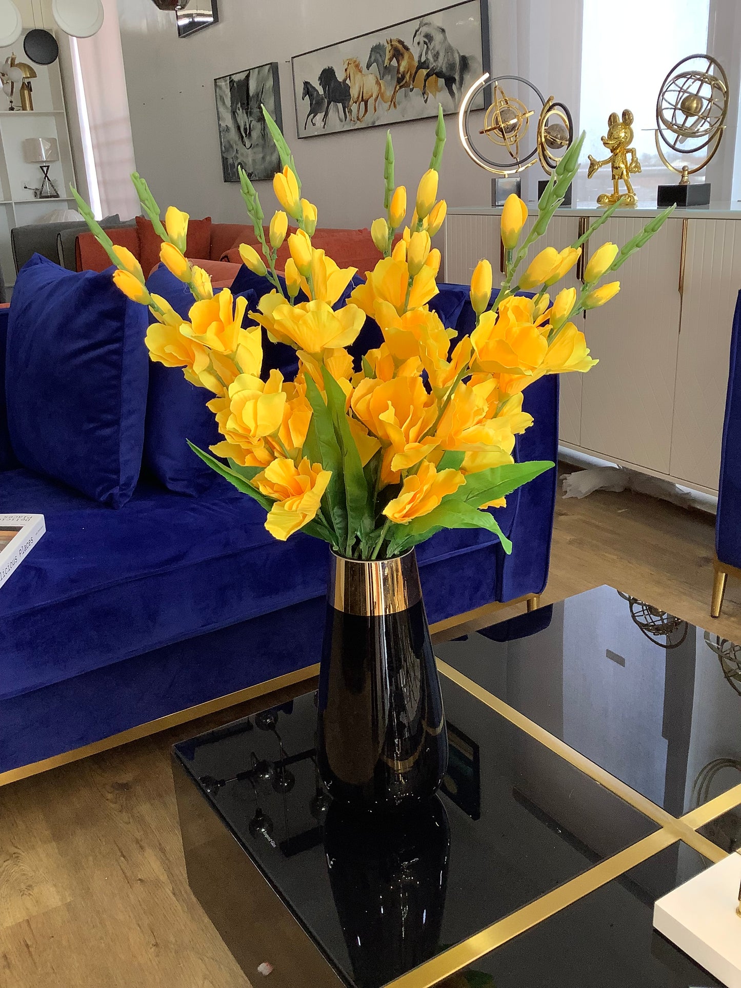 Black and gold vase