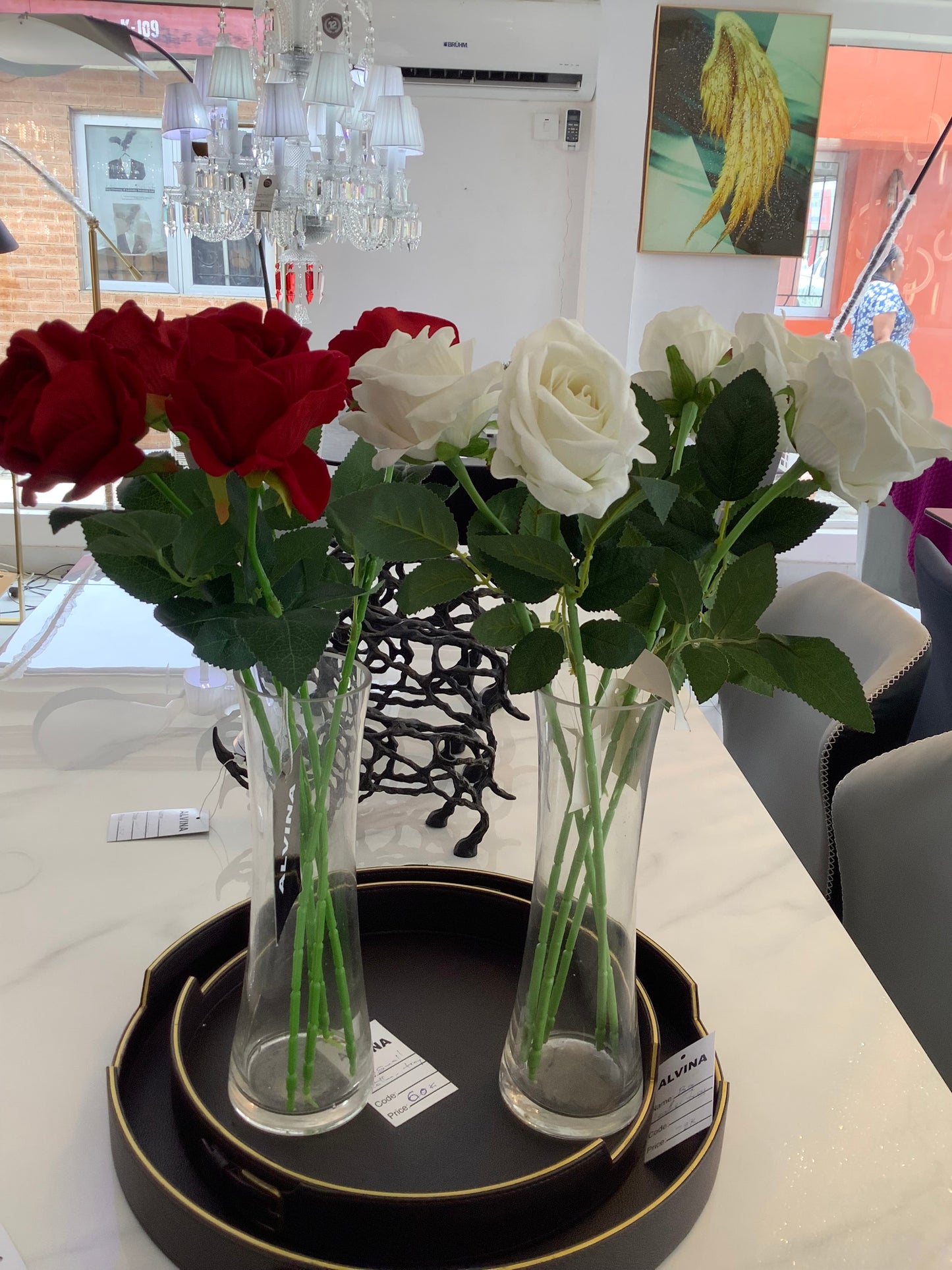 Clear vase and roses