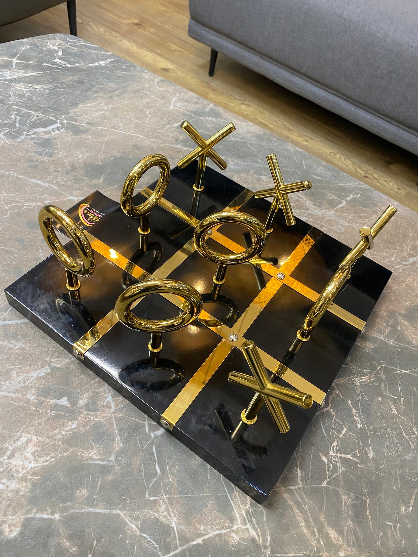 Standing Tic tac decor