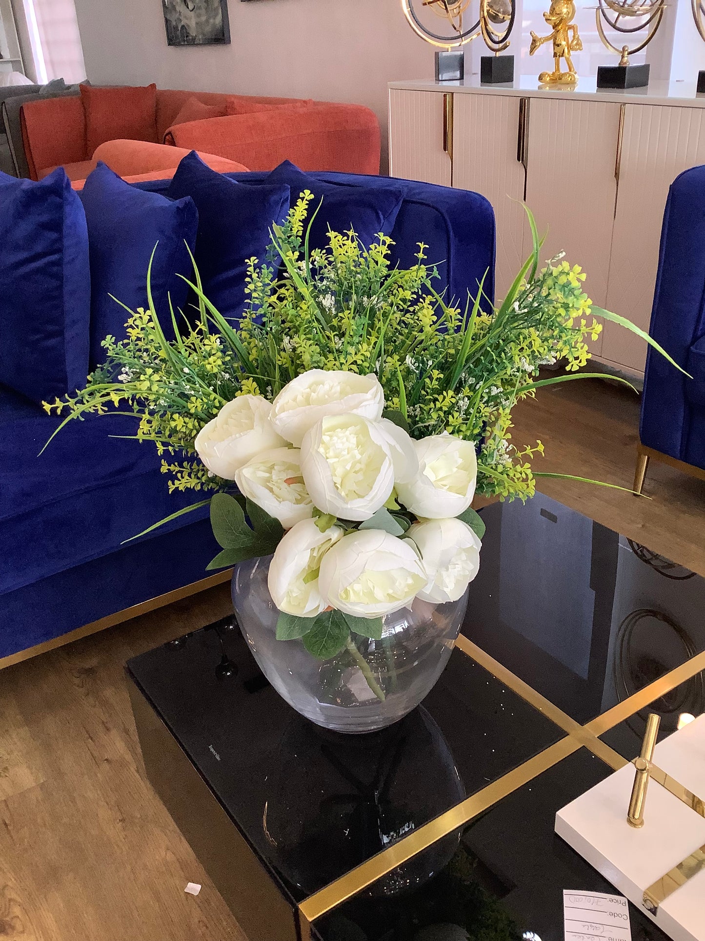 Transparent jar vase and rose