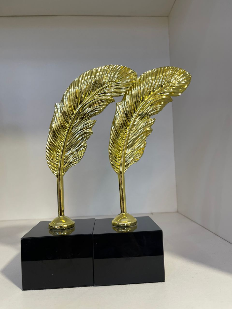 Luxury leaf decor