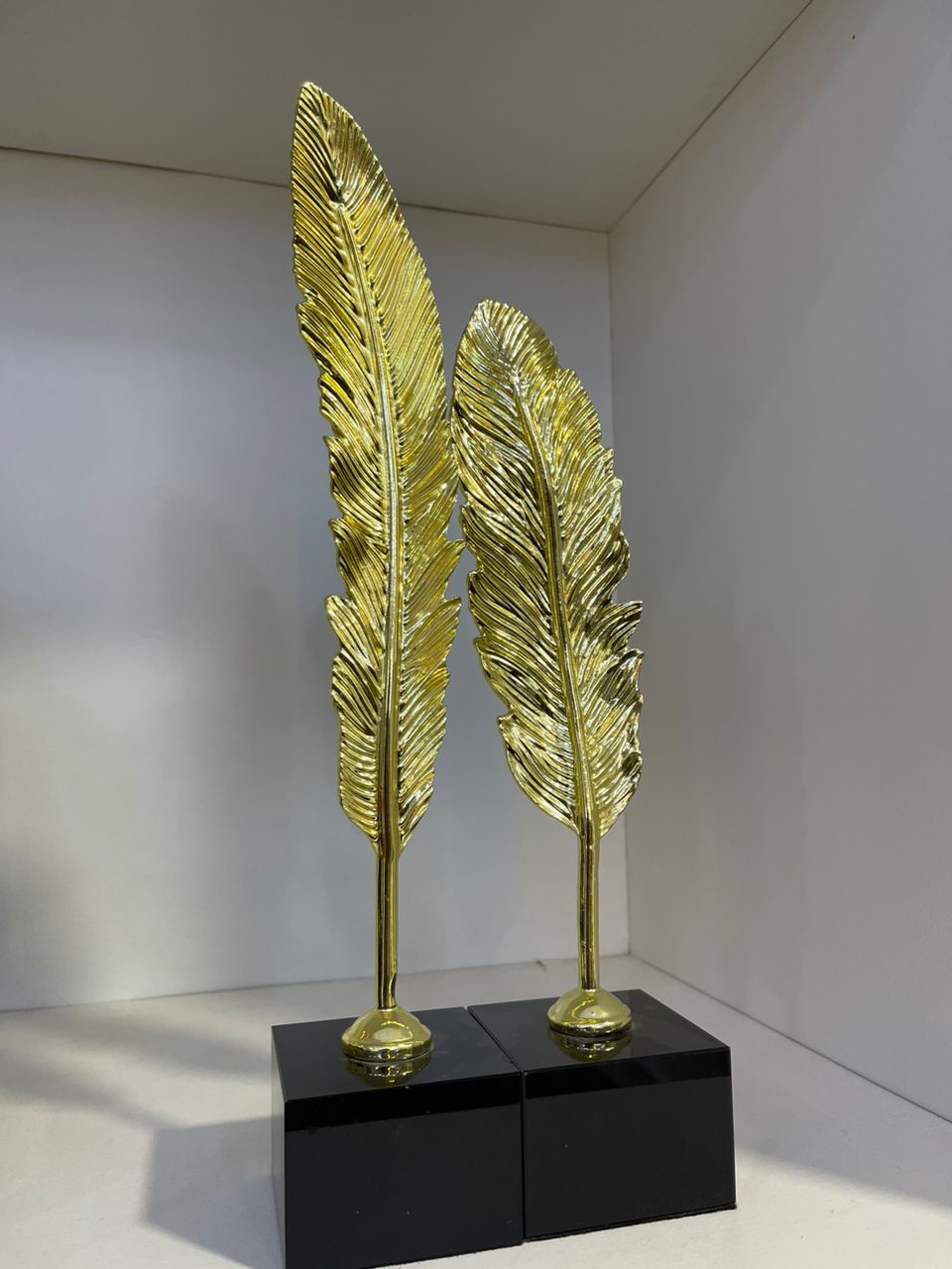 Luxury leaf decor