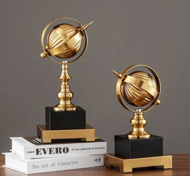 Pointy Globe decor
