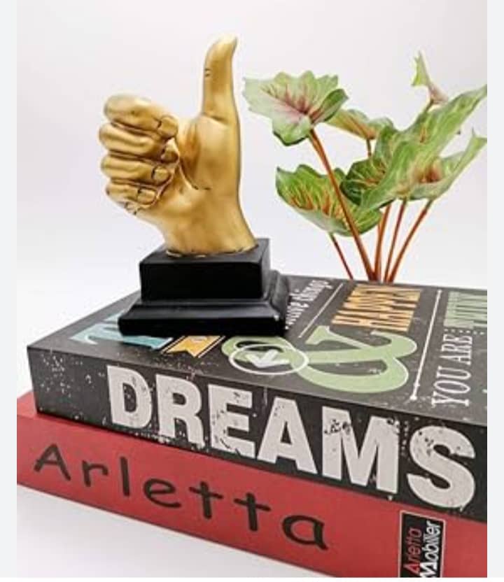 Thumb hand decor