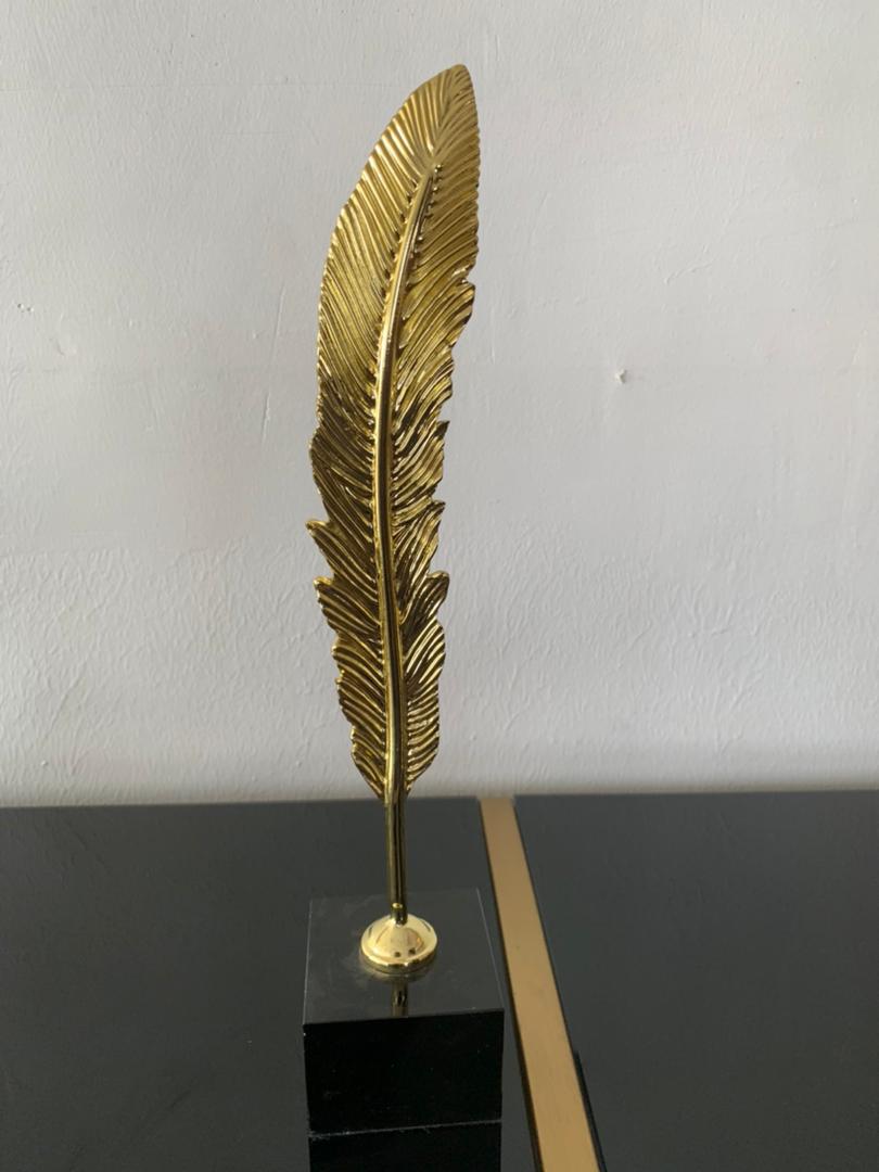 Luxury leaf decor