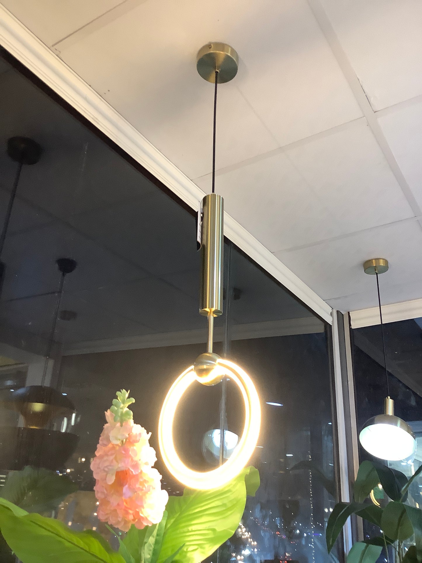 Pendant light