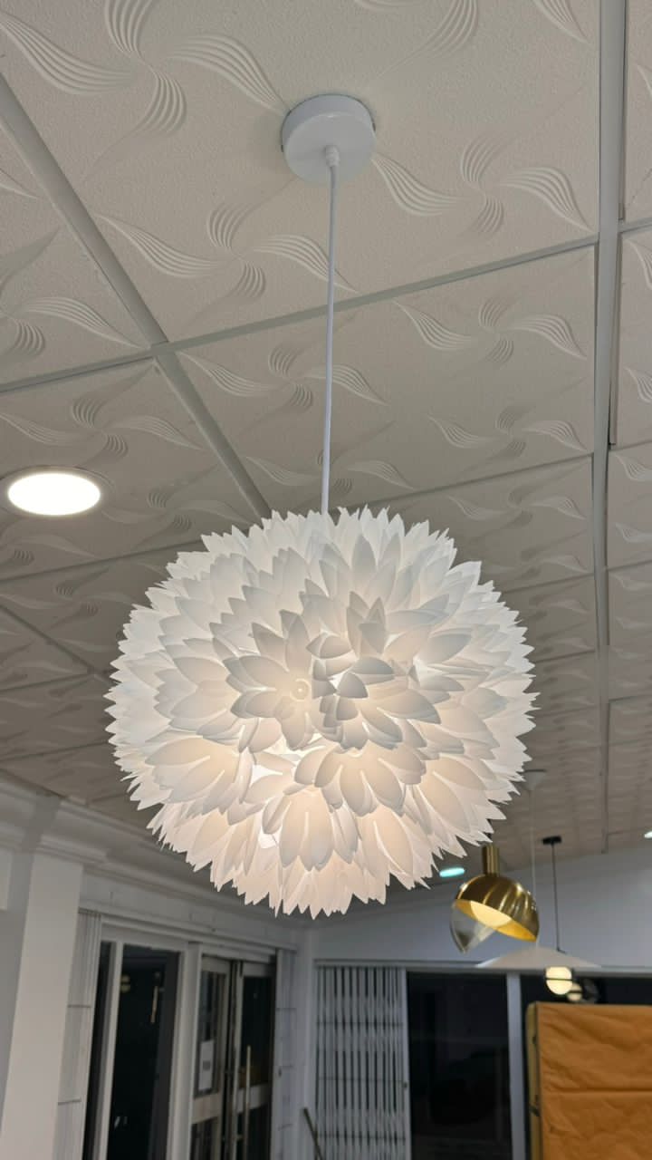 Feather pendant light