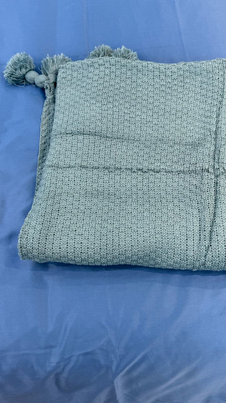 Throw blanket