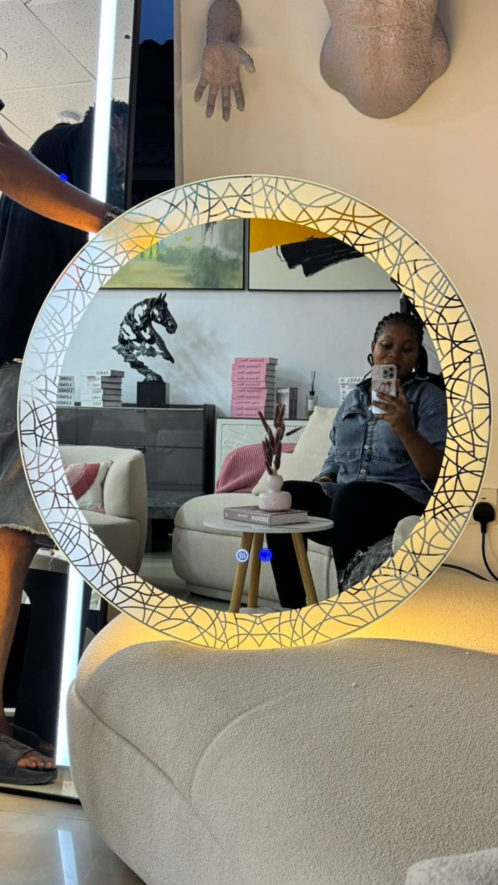 Round LED mirrors
