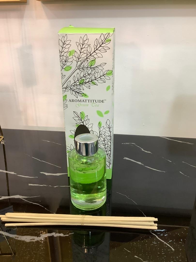 Aromattitude reed diffuser