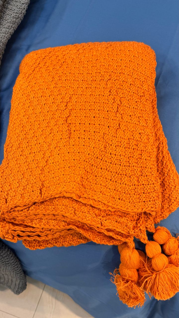 Throw blanket