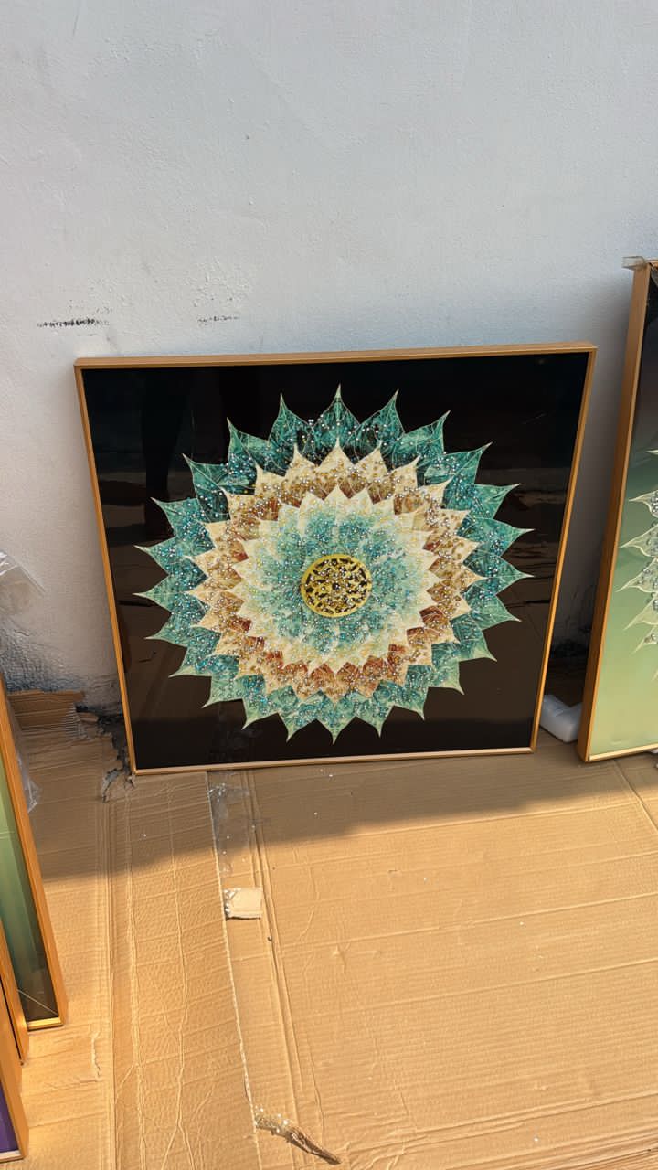 70 by 70cm crystal frame