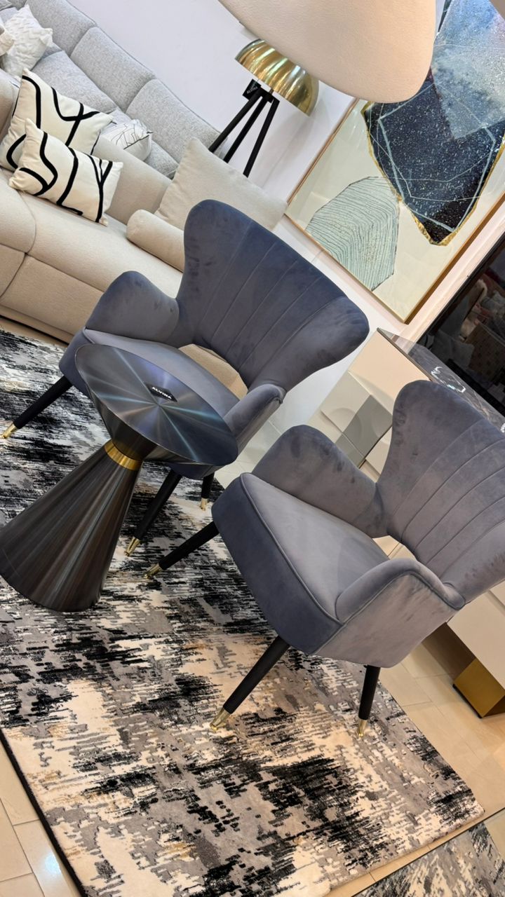 Accent chairs