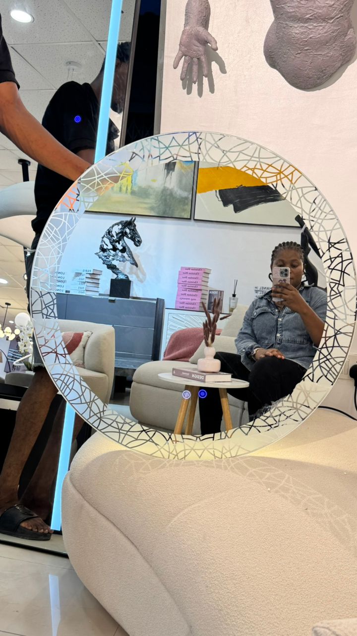 Round LED mirrors