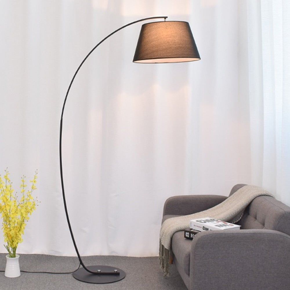 Curvy standing lamp