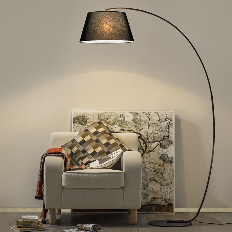 Curvy standing lamp