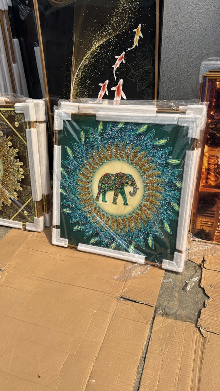 70 by 70cm crystal frame