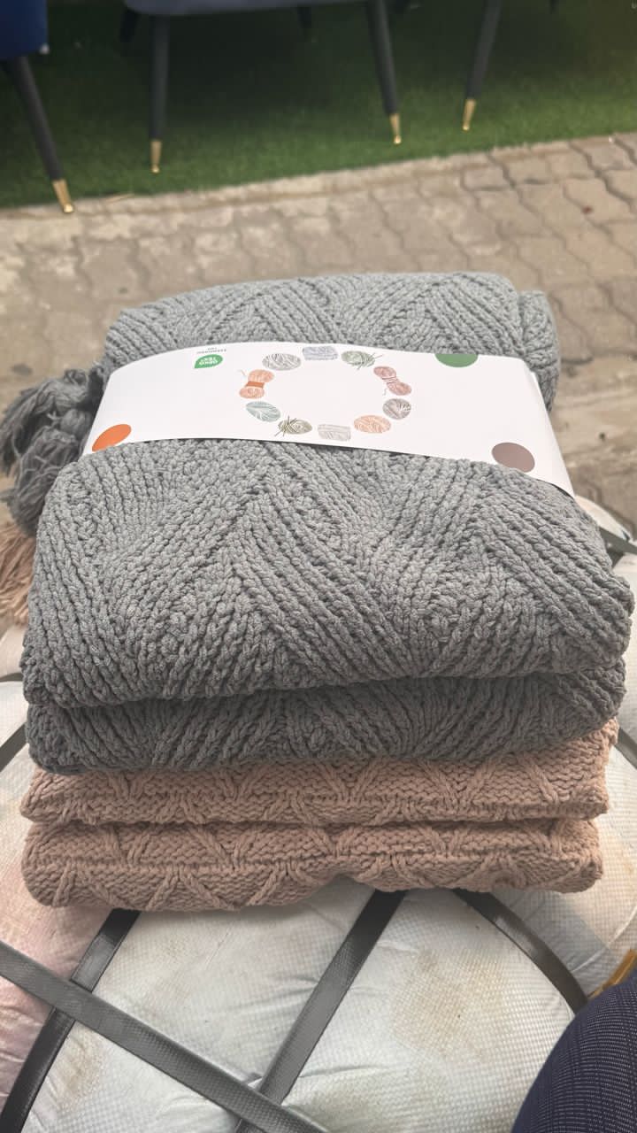 Throw blanket