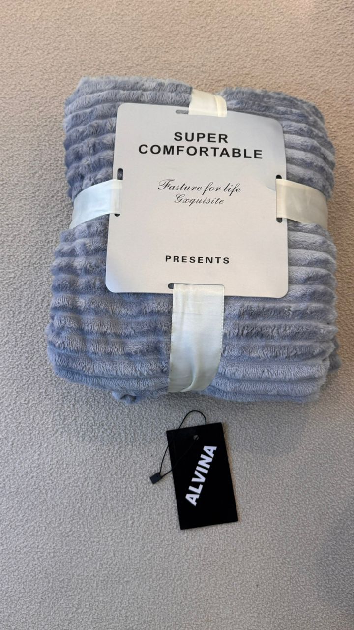 Throw blanket