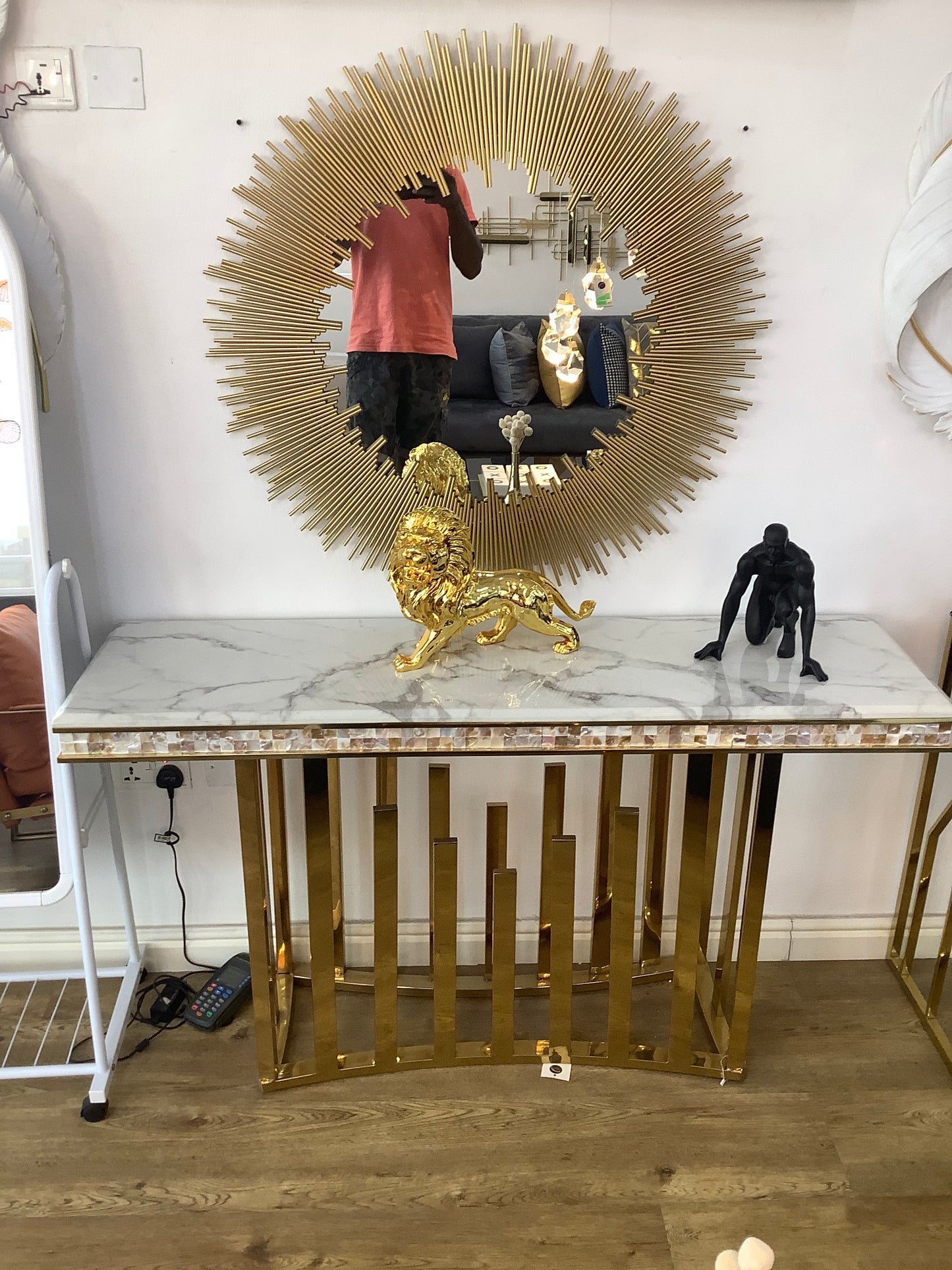 Metallic console