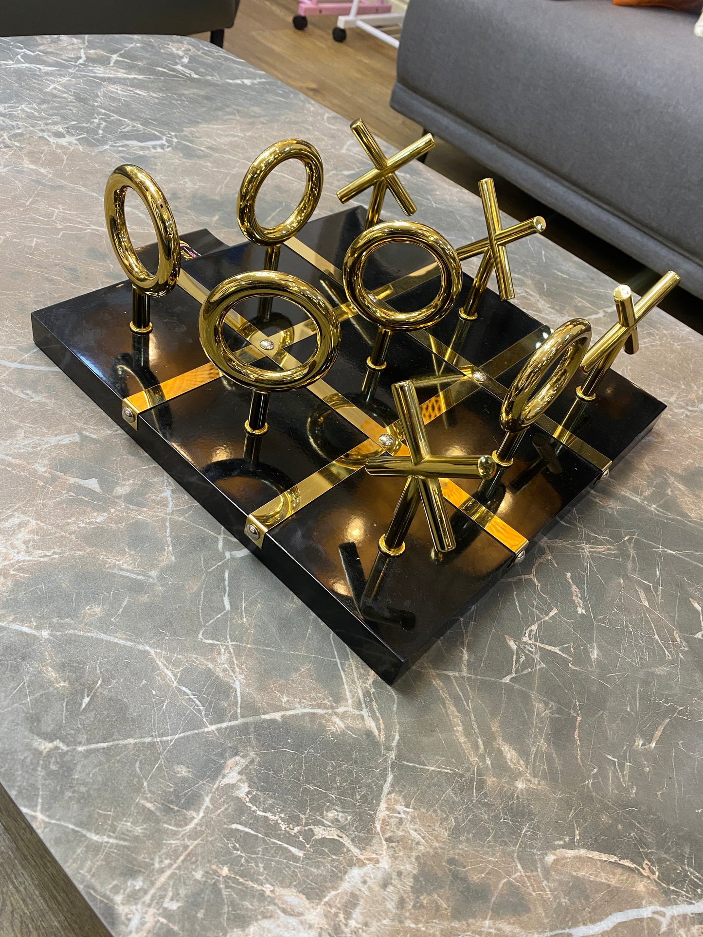 Standing Tic tac decor