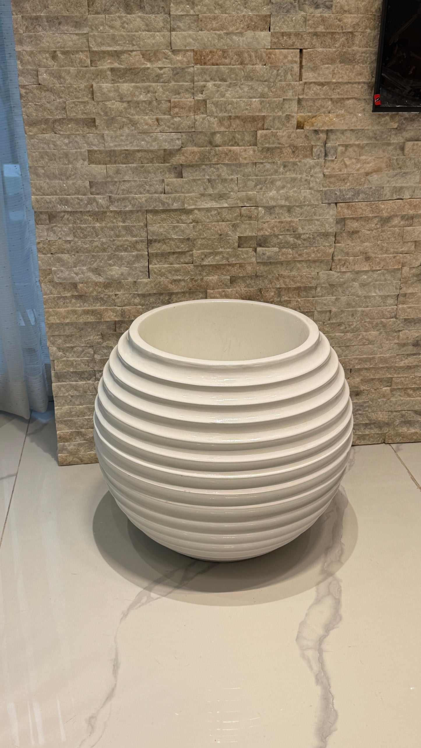 Round Ceramic Pot CP01
