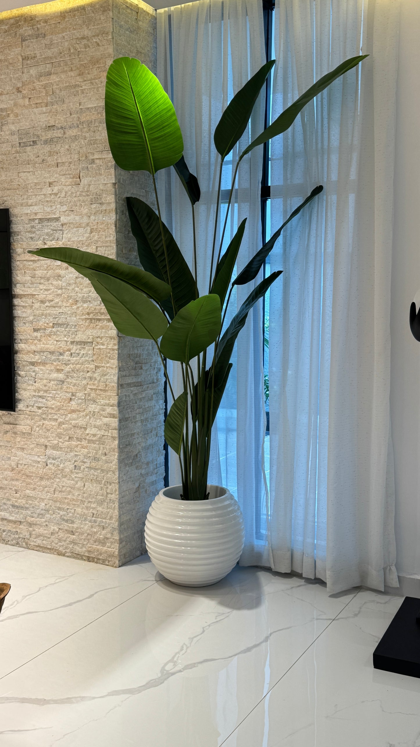 Ceramic vase and faux plant PLTV02