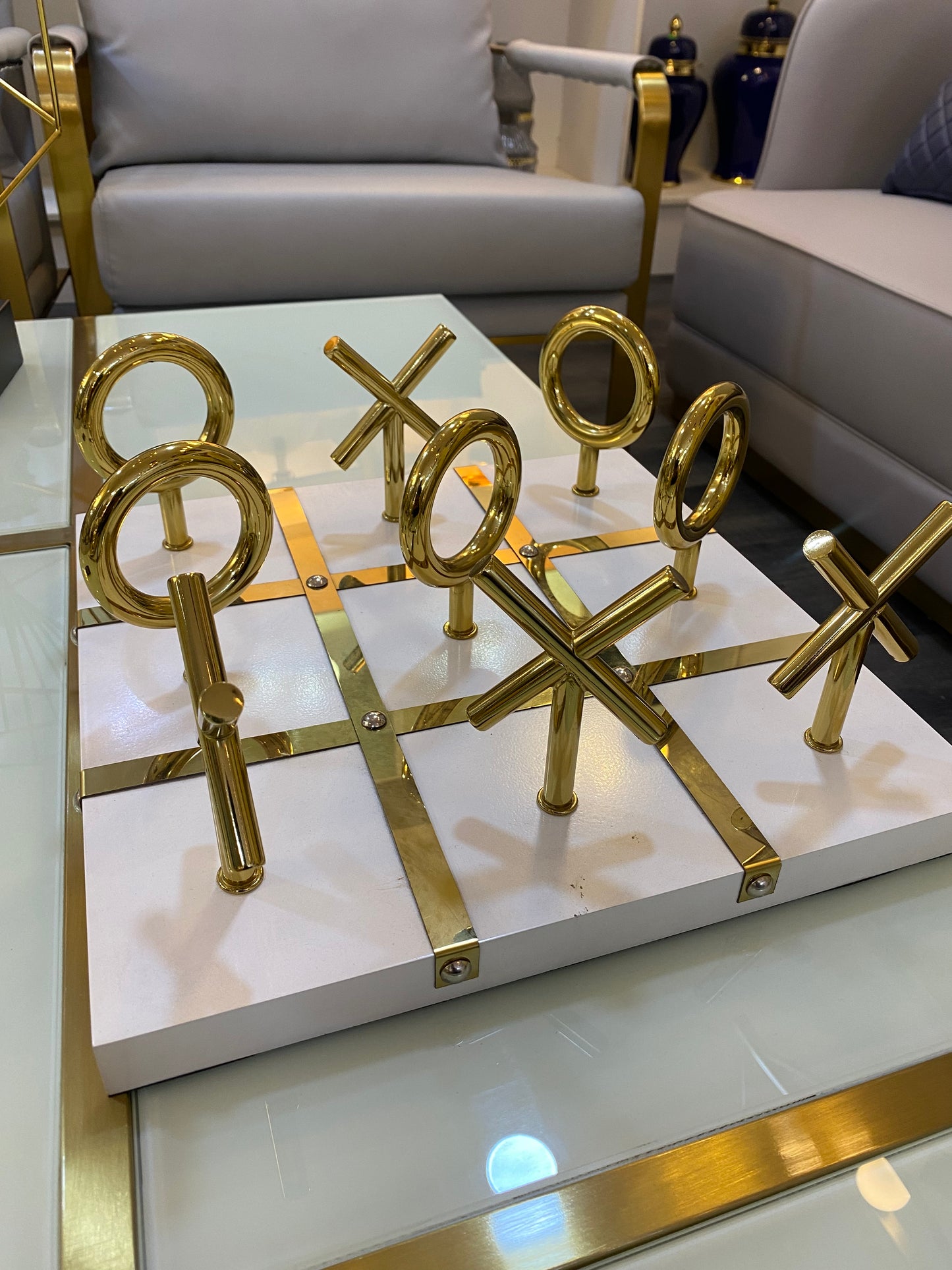 Standing Tic tac decor