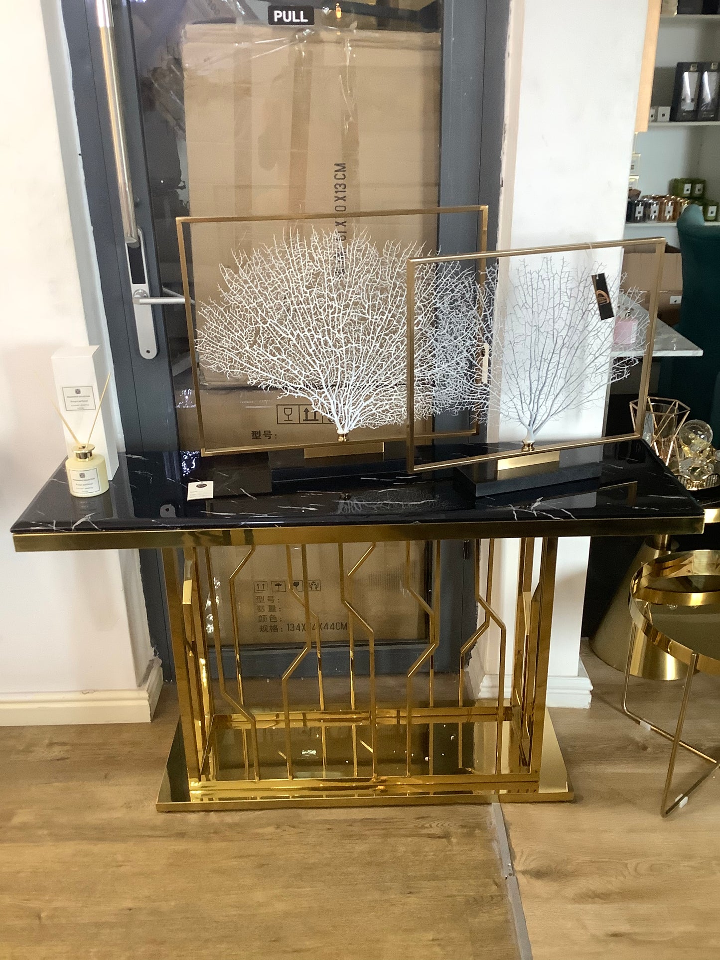 Metallic console
