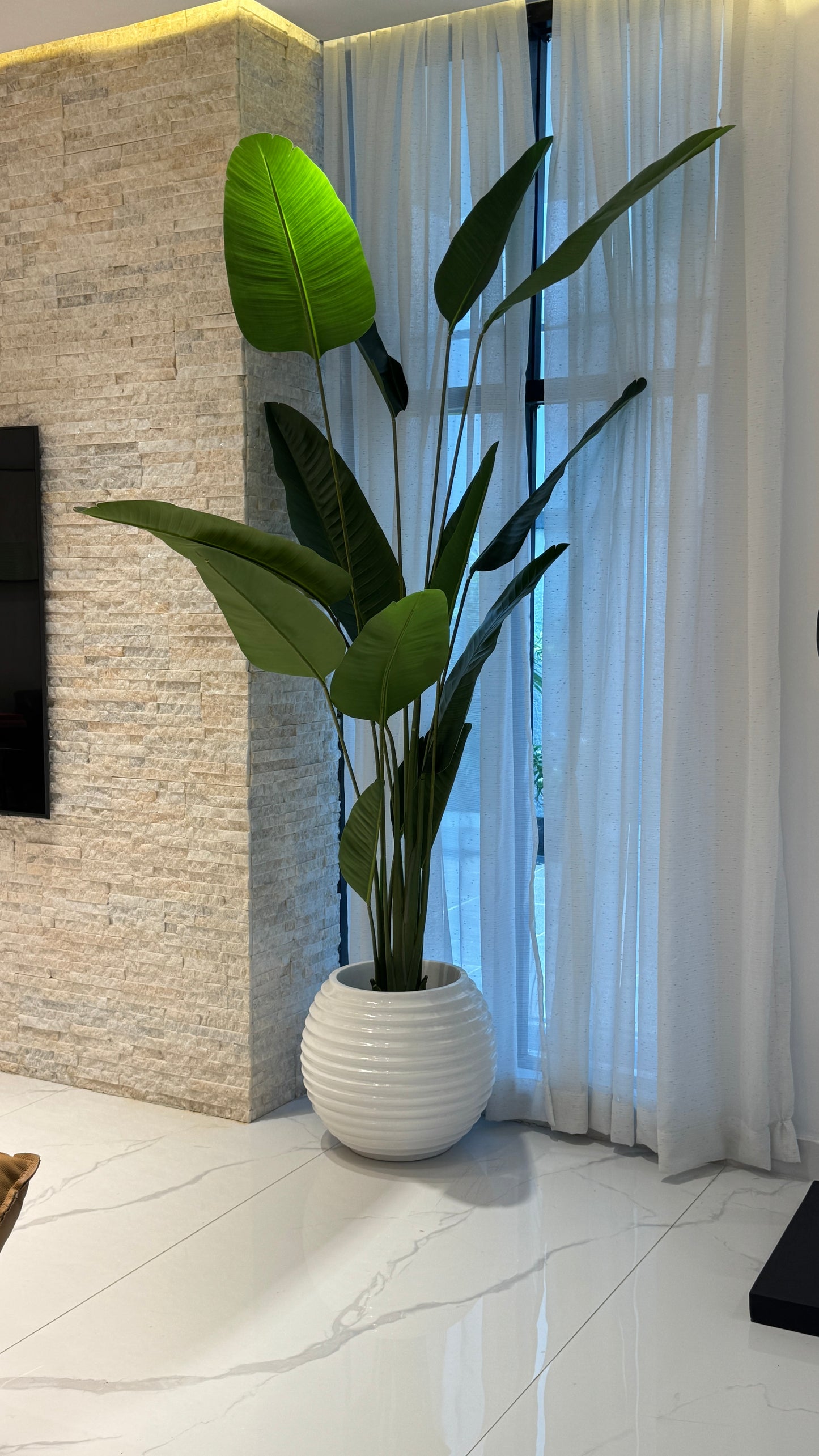 Ceramic vase and faux plant PLTV02