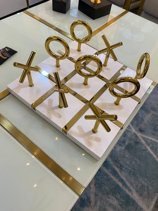 Standing Tic tac decor
