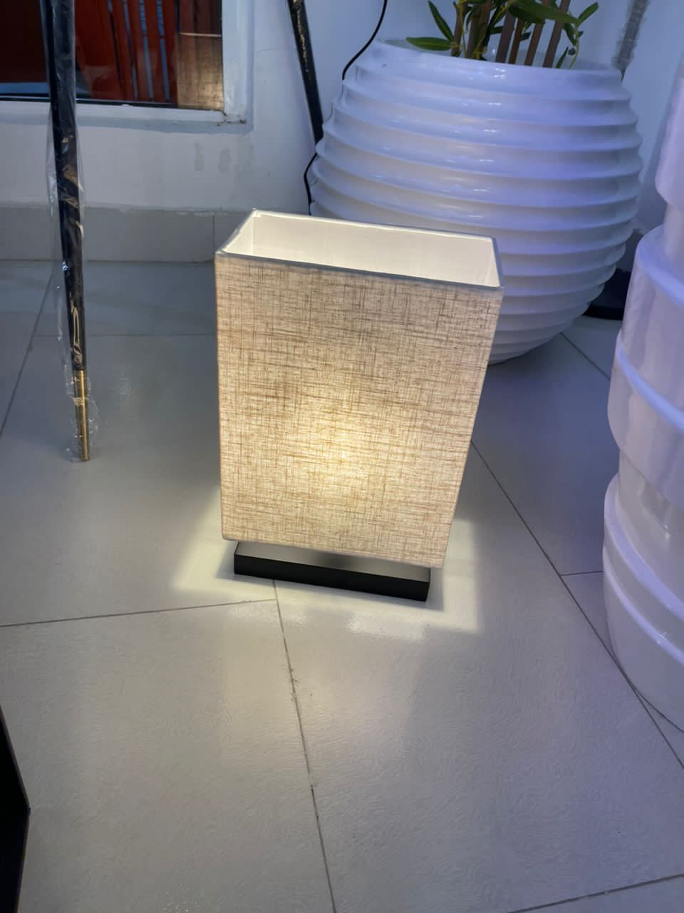 Table lamp