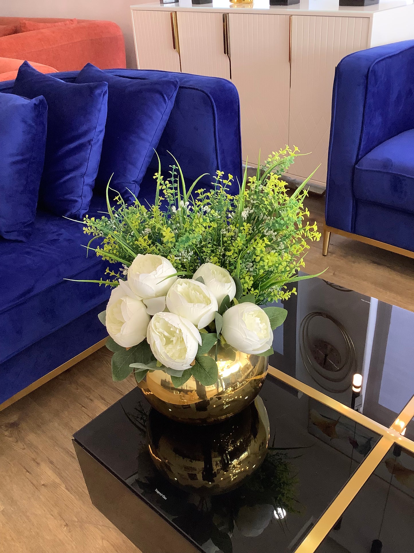 Fish bowl and flower