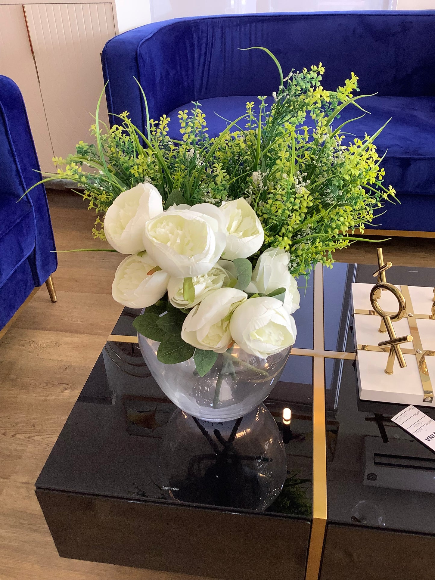 Transparent jar vase and rose