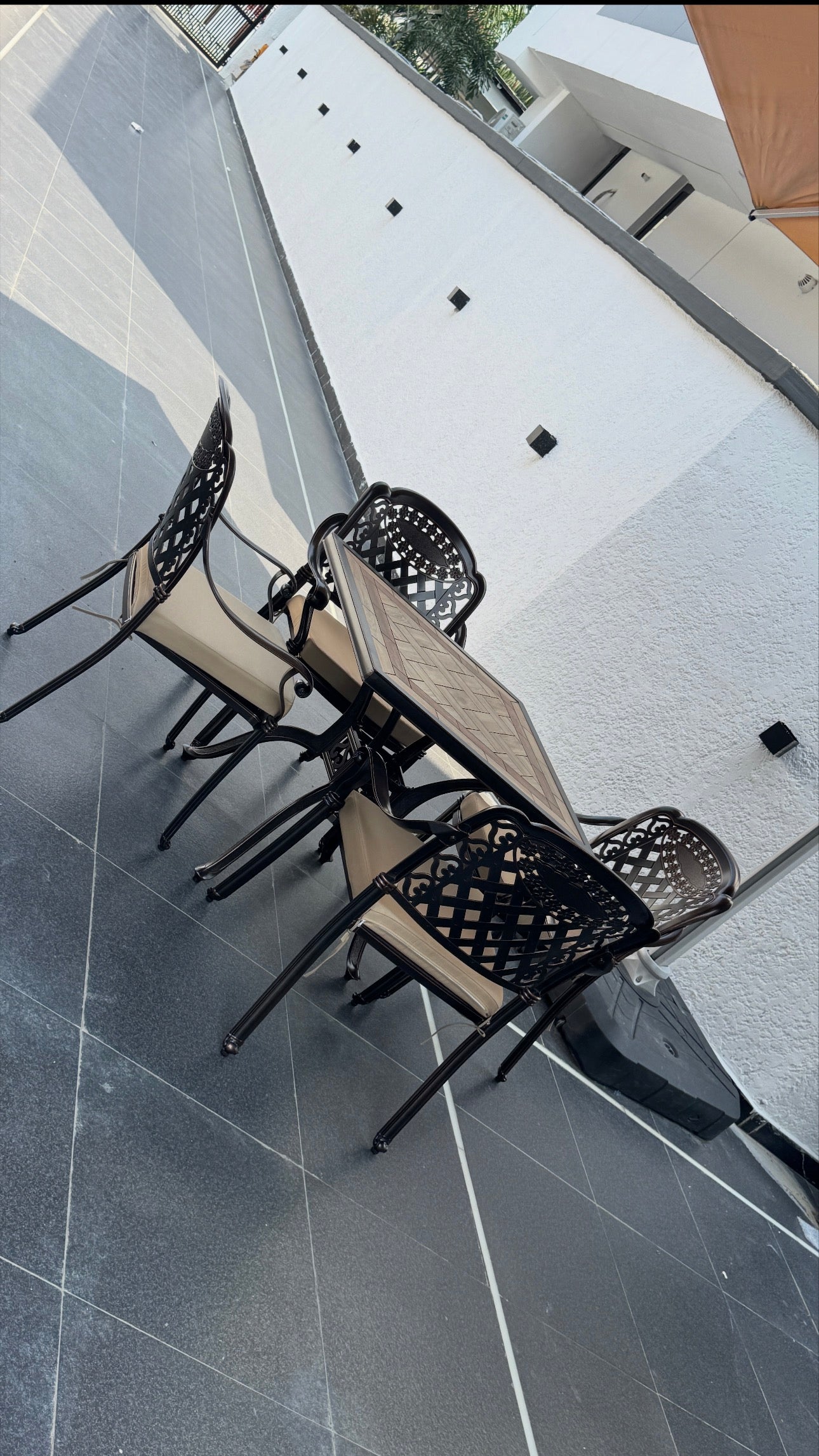 Outdoor table and chairs