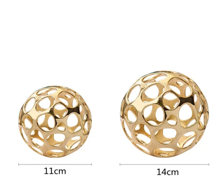 Hole ball decor