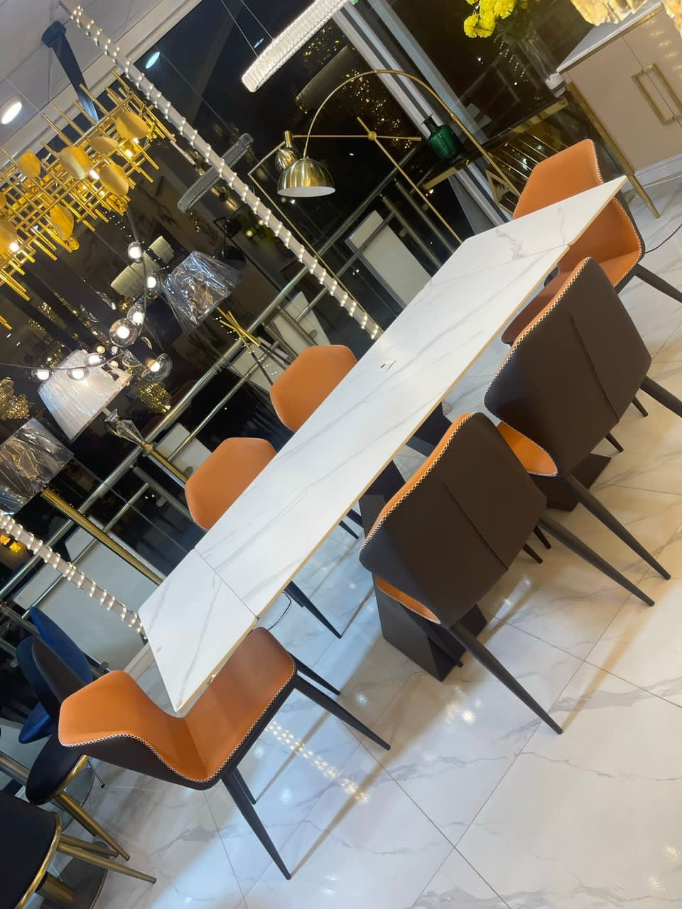 Extendable dining 6 seater
