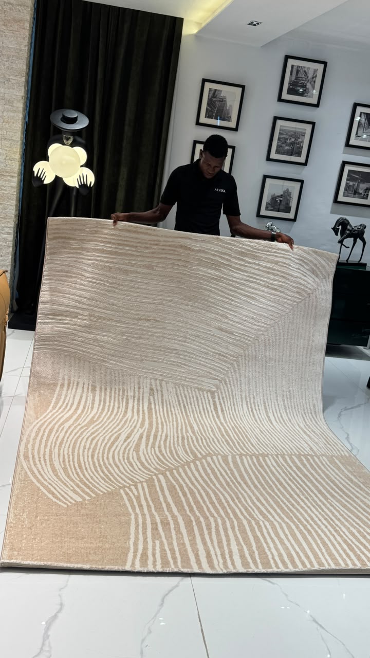 7 by 10ft rug (8283)