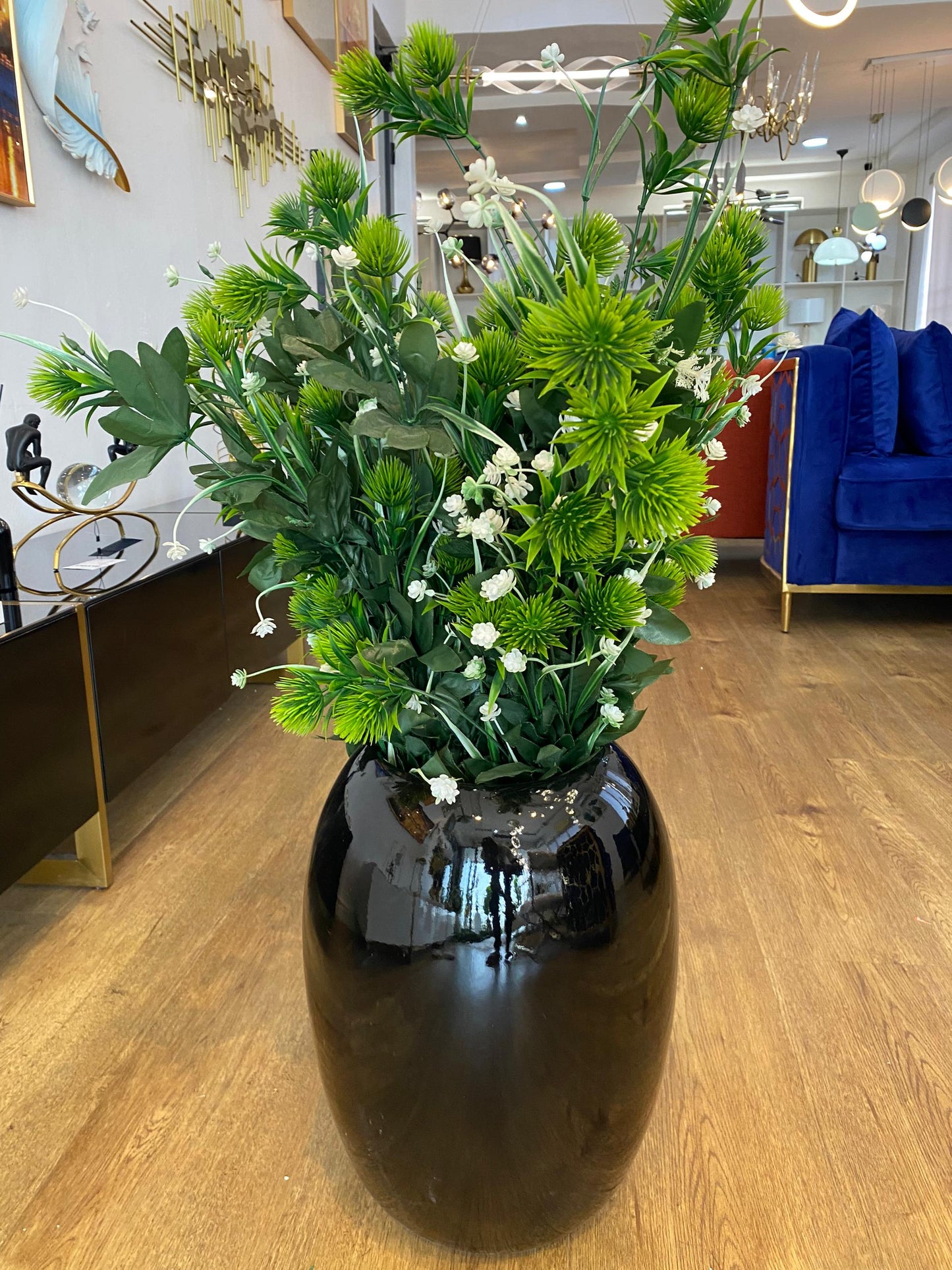 Medium fibre pot and plant