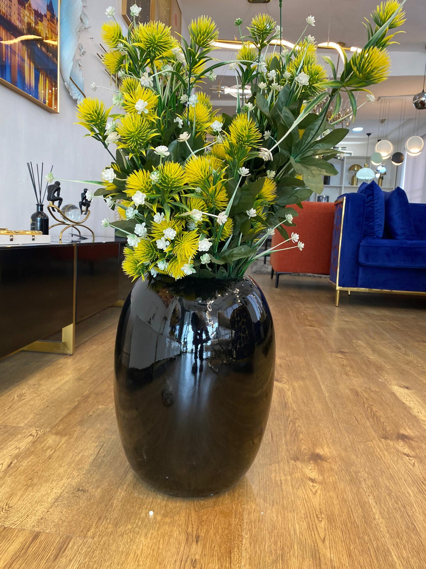 Medium fibre pot and plant