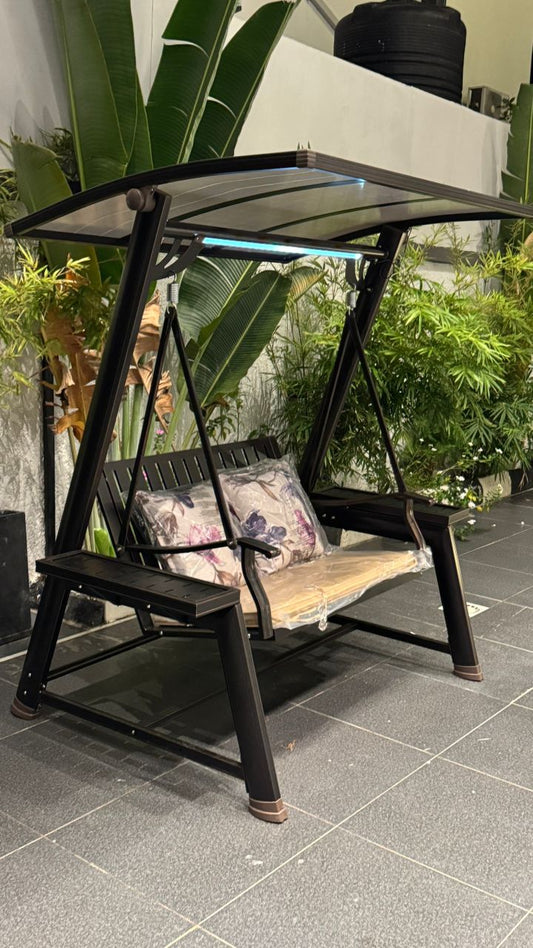 Outdoor swing chair