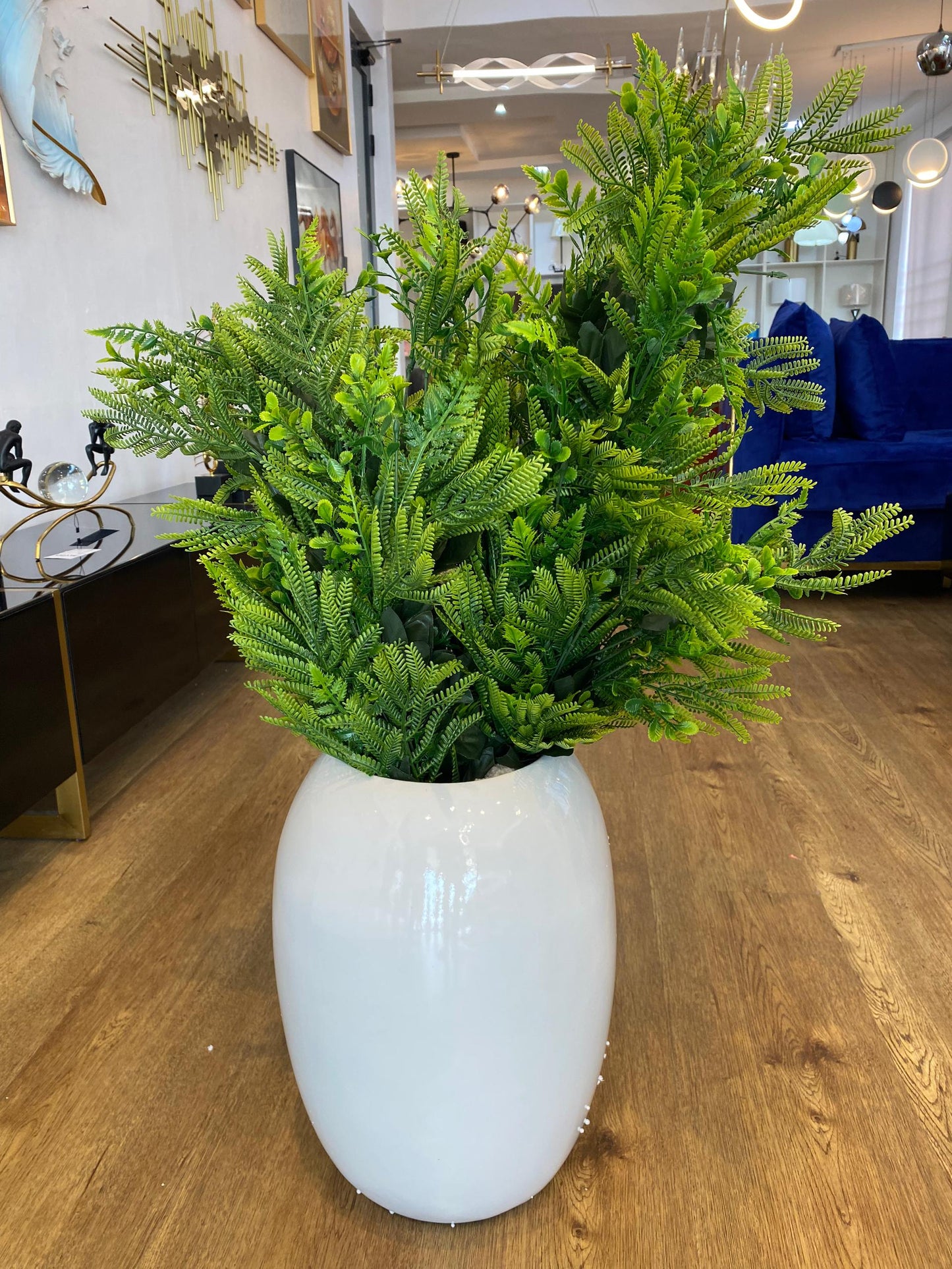 Medium fibre pot and plant