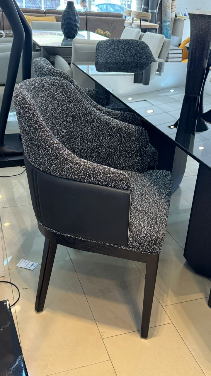 6 seater dining table