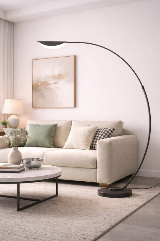 Curvy standing lamp
