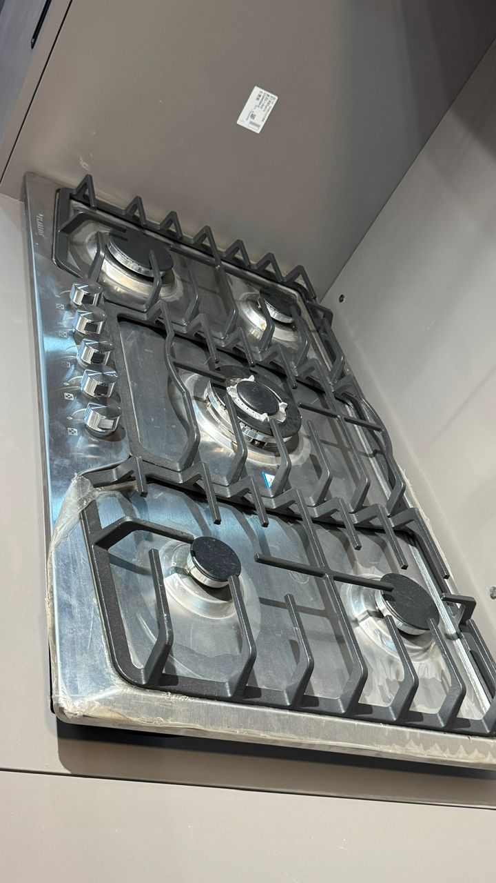 5 Burner inbuilt Gas Cooker