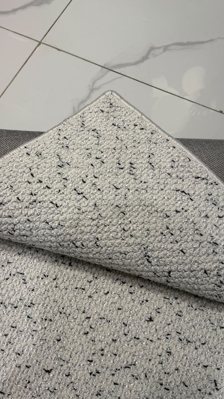 7 by 10ft rug (64003) white and black