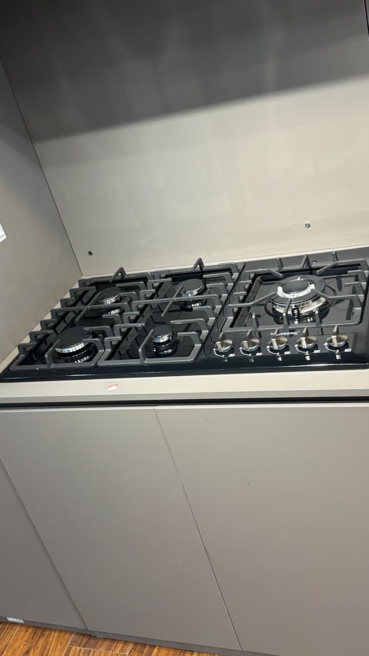 In-built 5 Burner Gas Cooker