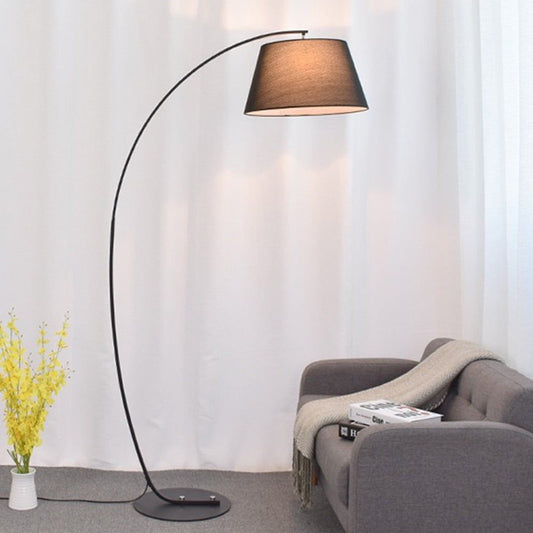 Curvy standing lamp