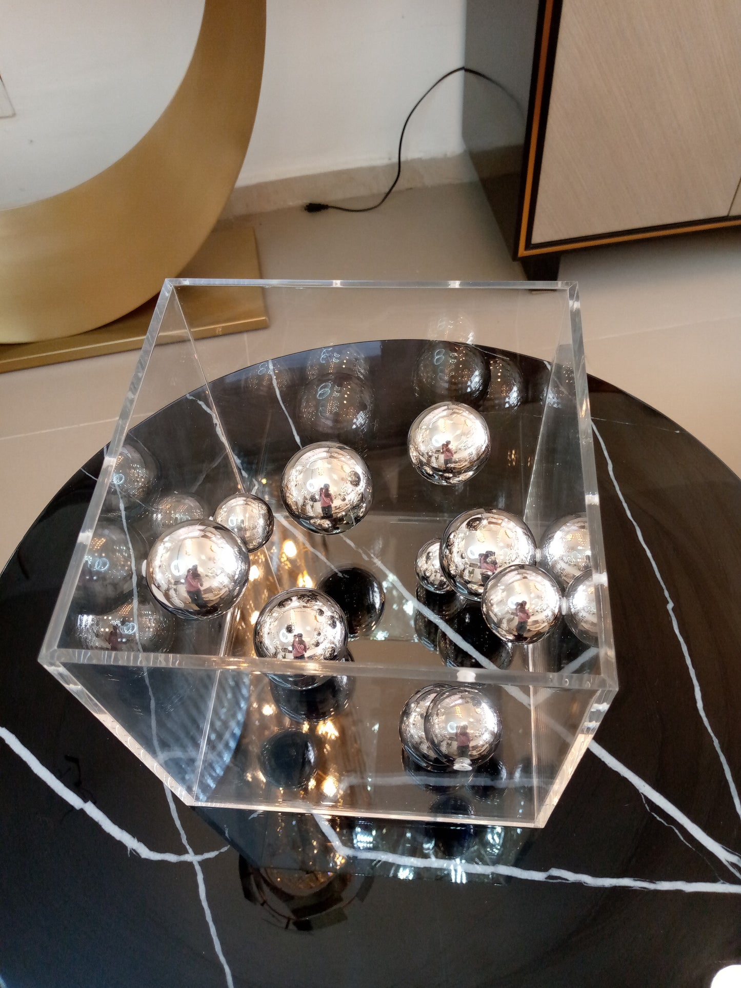 Acrylic table decor